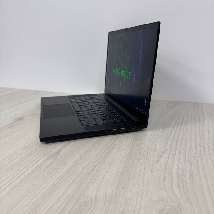 Ігровий ноутбук Б-клас Razer Blade 15 RZ09-0328 / 15.6" (1920x1080) IPS / Intel Core i7-10750H (6 (12) ядер по 2.6 - 5.0 GHz) / 16 GB DDR4 / 512 GB SSD NVMe / nVidia GeForce RTX 2060, 6 GB GDDR6, 192-bit / WebCam б/в - зображення 5