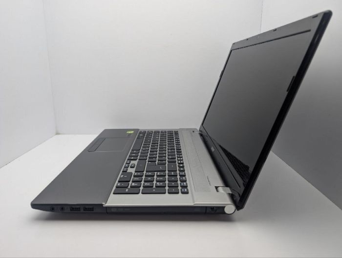 Ноутбук Acer Aspire V3-771G / 17.3" (1600x900) TN / Intel Core i7-2620M (2 (4) ядра по 2.7 - 3.4 GHz) / 8 GB DDR3 / 60 GB SSD + 1000 GB HDD / nVidia GeForce 710M, 2 GB GDDR3, 64-bit / WebCam / DVD-ROM б/в - зображення 5