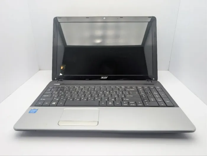 Ноутбук Acer Aspire E1-531 / 15.6" (1366x768) TN / Intel Celeron 1005M (2 ядра по 1.9 GHz) / 8 GB DDR3 / 320 GB HDD / Intel HD Graphics / WebCam / DVD-ROM б/в - зображення 3
