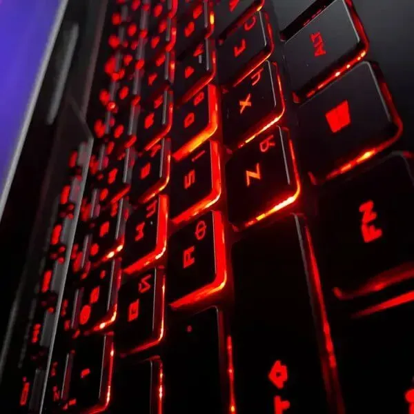 Ігровий ноутбук Asus ROG G752VS / 17.3" (1920x1080) IPS / Intel Core i7-6820HK (4 (8) ядра по 2.7 - 3.6 GHz) / 16 GB DDR4 / 512 GB SSD / nVidia GeForce GTX 1070, 8 GB GDDR5, 256-bit / HDMI / WebCam б/в - зображення 6