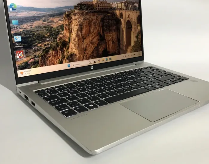 Ультрабук Б-клас HP ProBook 440 G8 / 14" (1920x1080) IPS / Intel Core i3-1125G4 (4 (8) ядра по 2.0 - 3.7 GHz) / 8 GB DDR4 / 256 GB SSD / Intel UHD Graphics / WebCam / Win 11 Pro б/в - зображення 9