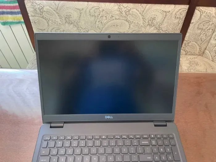 Ультрабук Dell Latitude 3510 / 15.6" (1920x1080) IPS / Intel Core i3-1005G1 (2 (4) ядра по 1.2 - 3.4 GHz) / 8 GB DDR4 / 256 GB SSD / Intel UHD Graphics for 10th Generation / WebCam б/в - зображення 5