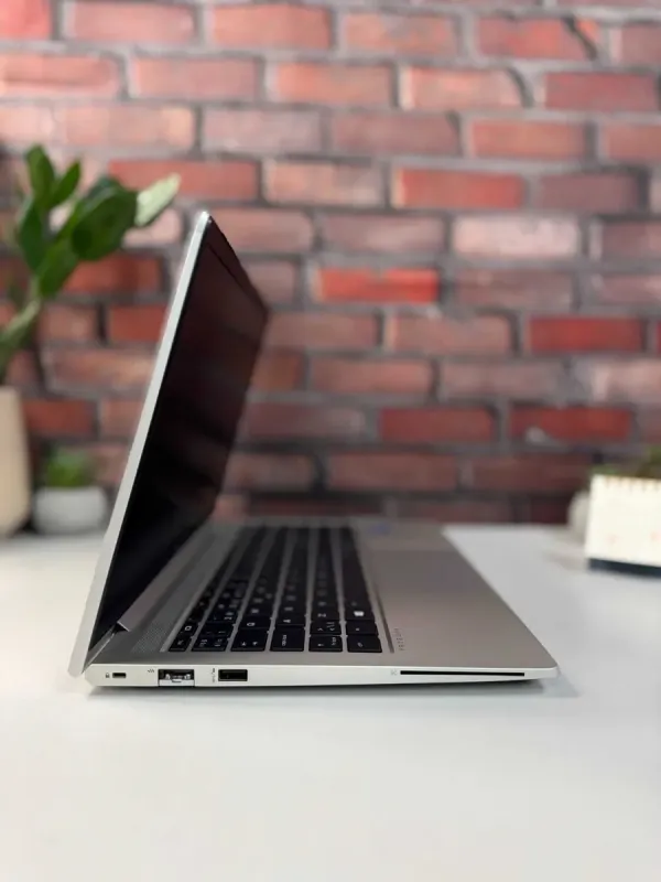 Ультрабук HP ProBook 640 G8 / 14" (1920x1080) IPS / Intel Core i5-1135G7 (4 (8) ядра по 4.2 GHz) / 16 GB DDR4 / 256 GB SSD / Intel Iris Xe Graphics / WebCam б/в - зображення 5