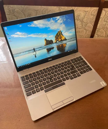 Ультрабук Dell Latitude 5511 / 15.6" (1920x1080) IPS / Intel Core i7-10850H (6 (12) ядер по 2.7 - 5.1 GHz) / 16 GB DDR4 / 256 GB SSD / Intel UHD Graphics for 10th Generation / WebCam б/в - изображение 2