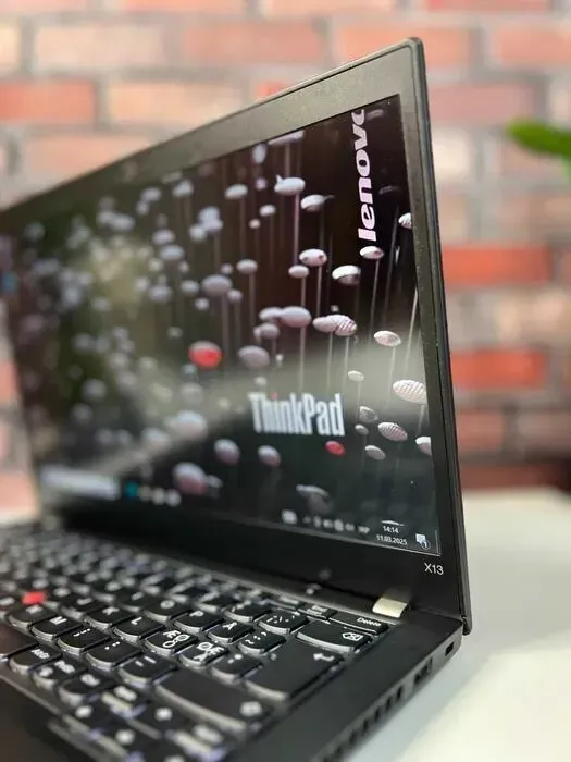 Ультрабук Lenovo ThinkPad X13 Gen 1 / 13.3" (1920x1080) IPS / Intel Core i5-10210U (4 (8) ядра по 1.6 - 4.2 GHz) / 8 GB DDR4 / 256 GB SSD M.2 / Intel UHD Graphics / WebCam б/в - зображення 9