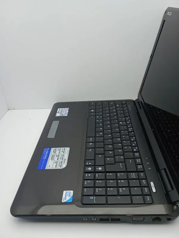 Ноутбук Asus K50 / 15.6" (1366x768) TN / Intel Pentium T4300 (2 ядра по 2.1 GHz) / 4 GB DDR3 / 320 GB HDD / Intel GMA 4500M Graphics / WebCam  б/в - зображення 6
