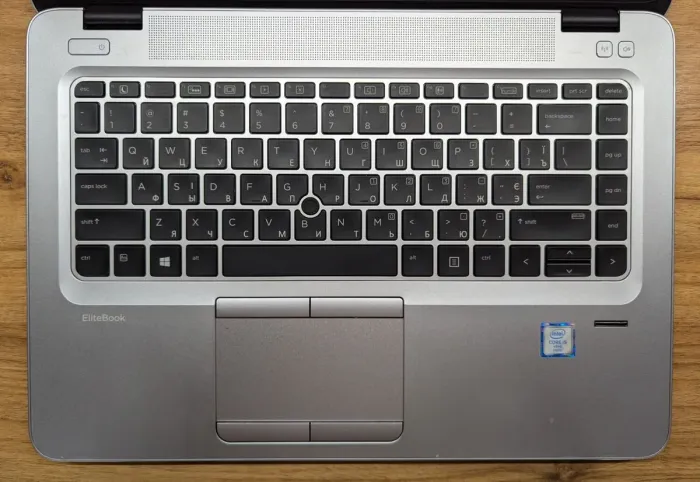 Ультрабук HP EliteBook 840 G3 / 15.6" (1920x1080) IPS / Intel Core i5-6300U (2 (4) ядра по 2.4 - 3.0 GHz) / 8 GB DDR4 / 256 GB SSD / Intel HD Graphics 520 / WebCam / TouchID / Windows 10 б/в - зображення 3