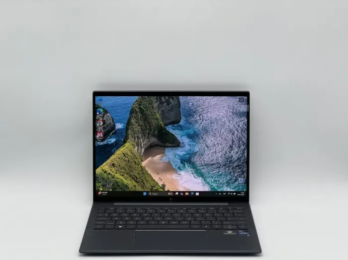 Ультрабук HP Elite Dragonfly 13.5 inch G3 / 13.5" (1920x1280) IPS Touch / Intel Core i7-1265U (10 (12) ядер по 3.6 - 4.8 GHz) / 32 GB DDR5 / 480 GB SSD / Intel Iris Xe Graphics / WebCam б/в - зображення 2