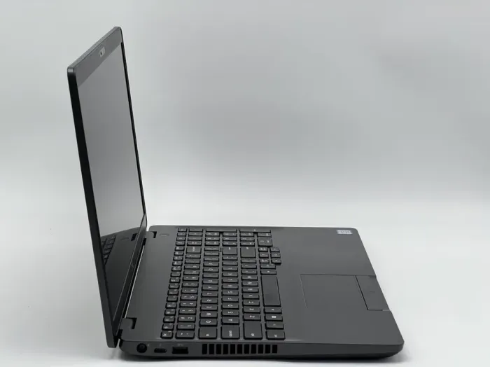 Ноутбук Dell Precision 3541 / 15.6" (1920x1080) IPS / Intel Core i5-9400H (4 (8) ядра по 2.5 - 4.3 GHz) / 16 GB DDR4 / 240 GB SSD / Intel UHD Graphics 630 / WebCam б/в - зображення 3