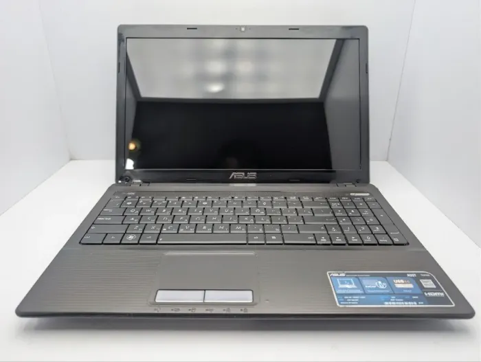 Ноутбук Asus A53T / 15.6" (1366x768) TN / AMD A6-3420M (4 ядра по 1.5 - 2.4 GHz) / 8 GB DDR3 / 120 GB SSD / AMD Radeon HD 6520G Graphics / WebCam / DVD-ROM б/в - зображення 3