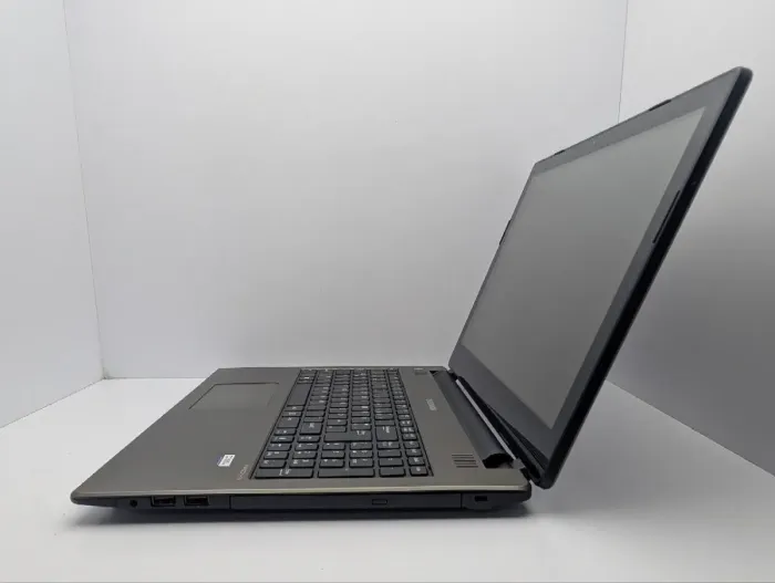 Ноутбук Medion E6239E / 15.6" (1366x768) TN Touch / Intel Pentium N3530 (4 ядра по 2.16 - 2.58 GHz) / 8 GB DDR3 / 120 GB SSD / Intel HD Graphics / WebCam / DVD-ROM б/в - зображення 5