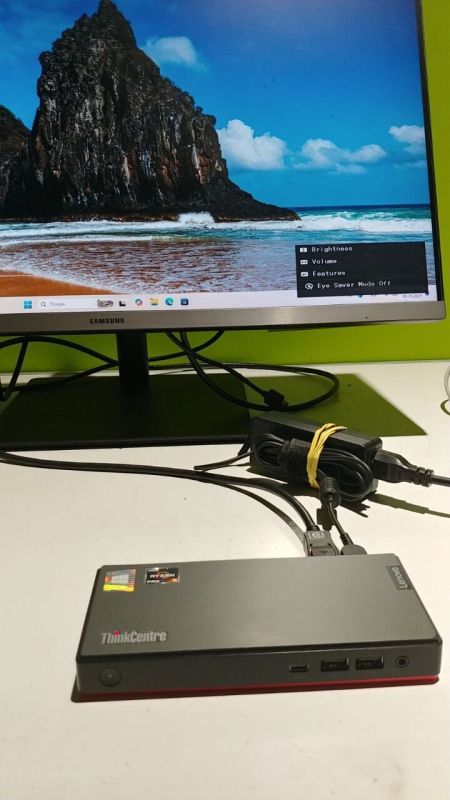 Неттоп Lenovo ThinkCentre M75n USFF / AMD Ryzen 5 3500U (4 (8) ядра по 2.1 - 3.7 GHz) / 8 GB DDR4 / 256 GB SSD / AMD Radeon Vega 8 Graphics / DisplayPort / Wi-Fi + Блок живлення б/в - зображення 2