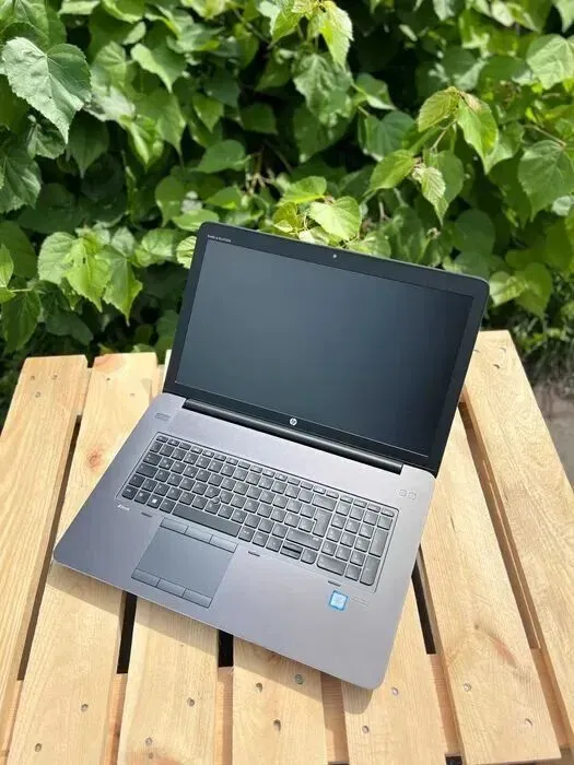 Мобільна робоча станція HP Zbook 17 G4 / 17.3" (1920x1080) IPS / Intel Core i7-7820HQ (4 (8) ядра по 2.9 - 3.9 GHz) / 32 GB DDR4 / 512 GB SSD / nVidia Quadro P5000, 16 GB GDDR5, 256-bit / WebCam / Windows 10 Pro б/в - зображення 7