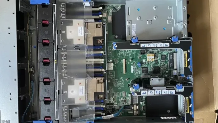 Сервер HP ProLiant DL380 G9 2U / 2x Intel Xeon E5-2630L v3 (8 (16) ядер по 1.8 - 2.9 GHz) / 16 GB DDR4 / noHDD / 2x 500W б/в - зображення 4