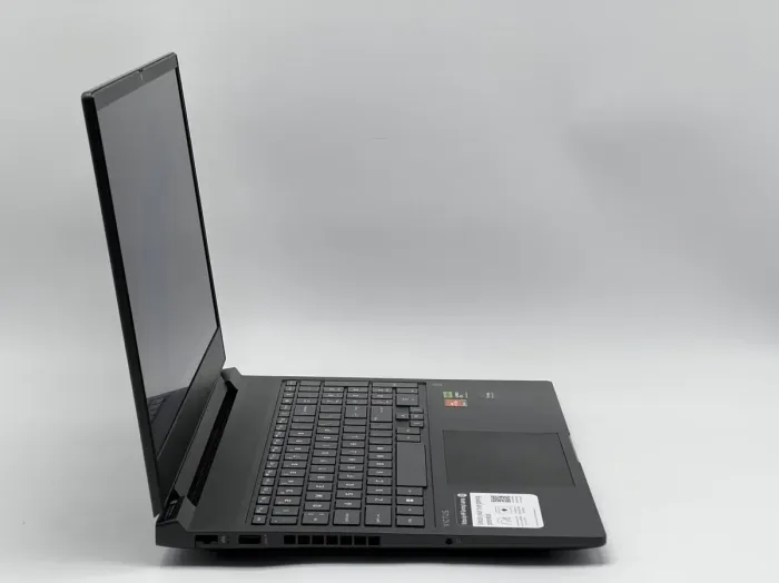 Ігровий ноутбук Б-класу HP Victus 16-s0077NR / 16.1" (1920x1080) IPS / AMD Ryzen 7 7840HS (8 (16) ядер по 3,8 - 5,1 ГГц) / 16 ГБ DDR5 / 1024 ГБ SSD / nVidia GeForce RTX 4050, 6 ГБ GDDR6, 96-біт / WebCam б/в - зображення 3