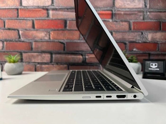 Ультрабук HP EliteBook 835 G8 / 13.3" (1920x1080) IPS / AMD Ryzen 3 Pro 5450U (4 (8) ядра по 2.6 - 4.0 GHz) / 16 GB DDR4 / 512 GB SSD / AMD Radeon RX Vega 5 Graphics / WebCam / Win 10 Pro б/в - зображення 5