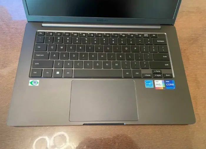 Ультрабук Samsung Galaxy Book2 / 14" (1920x1080) IPS / Intel Core i7-1260P (12 (16) ядер по 3.4 - 4.7 GHz) / 16 GB DDR4 / 256 GB SSD / Intel Iris Xe Graphics eligible / WebCam б/в - зображення 4