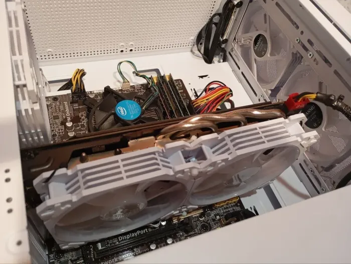 Ігровий ПК Asus Q87M-E Tower / Intel Xeon E3-1241 v3 (4 (8) ядра по 3.5 - 3.9 GHz) / 16 GB DDR3 / 256 GB SSD + 1000 GB HDD / AMD Radeon RX 580 Gaming X, 8 GB GDDR5, 256-bit / 600W б/в - зображення 10