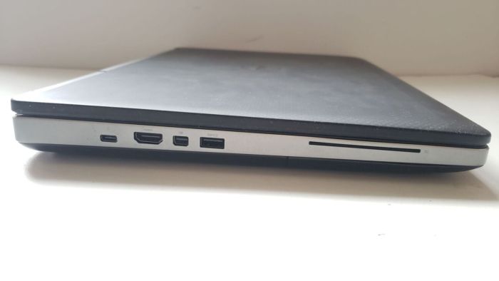 Мобільна робоча станція Dell Precision 7520 / 15,6" (1920x1080) IPS / Intel Xeon E3-1505M v6 (4 (8) ядра по 3.0 - 4.0 GHz) / 32 GB DDR4 / 128 GB SSD + 500 GB SSD / nVidia Quadro M2200, 4 GB GDDR5, 128-bit / WebCam б/в - зображення 3