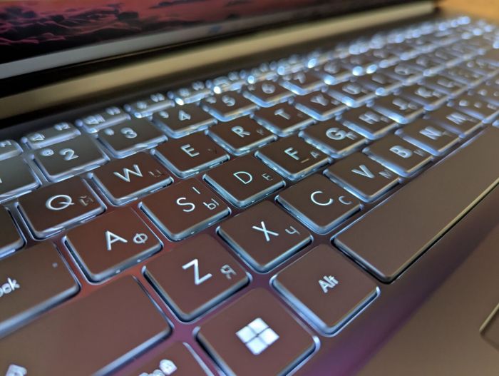 Ноутбук Asus VivoBook F1504V / 15.6" (1920x1080) IPS / Intel Core 5-120U (10 (12) ядер по 1.4 - 5.0 GHz) / 16 GB DDR4 / 500 GB SSD / Intel Graphics / WebCam / TouchID / Windows 11 б/в - зображення 6