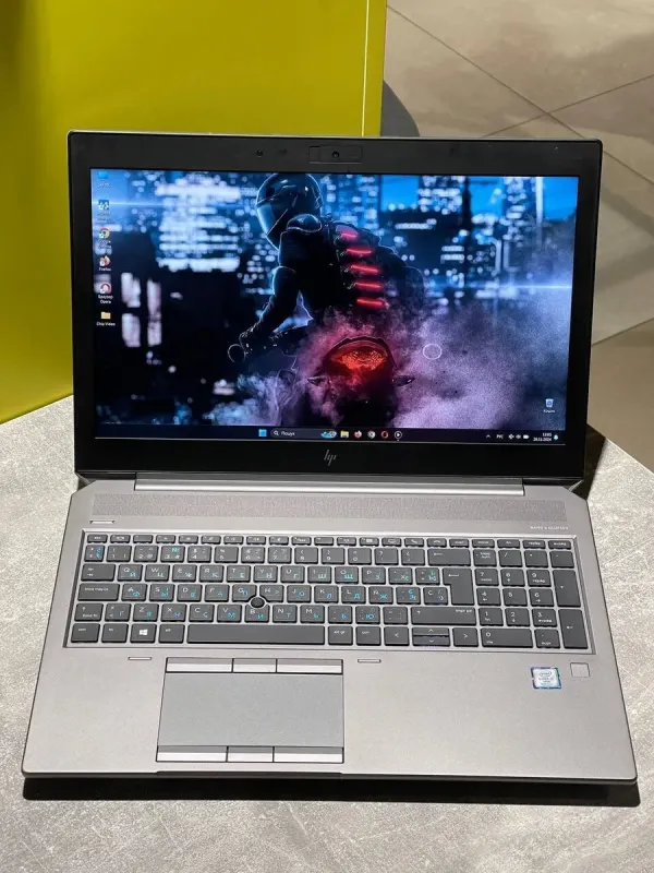 Мобільна робоча станція HP ZBook 15 G6 / 15.6" (1920x1080) IPS / Intel Core i7-9750H (6 (12) ядер по 2.6 - 4.5 GHz) / 32 GB DDR4 / 512 GB SSD / nVidia Quadro T2000, 4 GB GDDR5, 128-bit / WebCam б/в - зображення 2