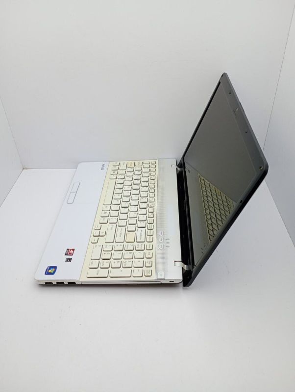 Ноутбук Sony VPC EB4E1R / 15.6" (1366x768) TN / Intel Core i3-380M (2 (4) ядра по 2.5 GHz) / 6 GB DDR3 / 120 GB SSD / Intel Graphics / WebCam б/в - зображення 5