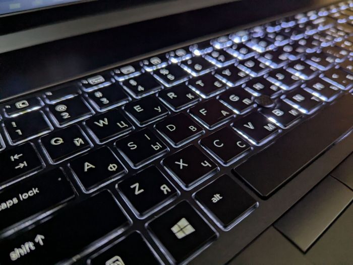 Мобільна робоча станція HP zBook 17 G3 / 17.3" (1600x900) TN / Intel Core i7-6700HQ (4 (8) ядра по 2.6 - 3.5 GHz) / 32 GB DDR4 / 512 GB SSD / nVidia Quadro M1000M, 2 GB DDR3, 128-bit / TouchID / WebCam / Windows 10 б/в - зображення 6