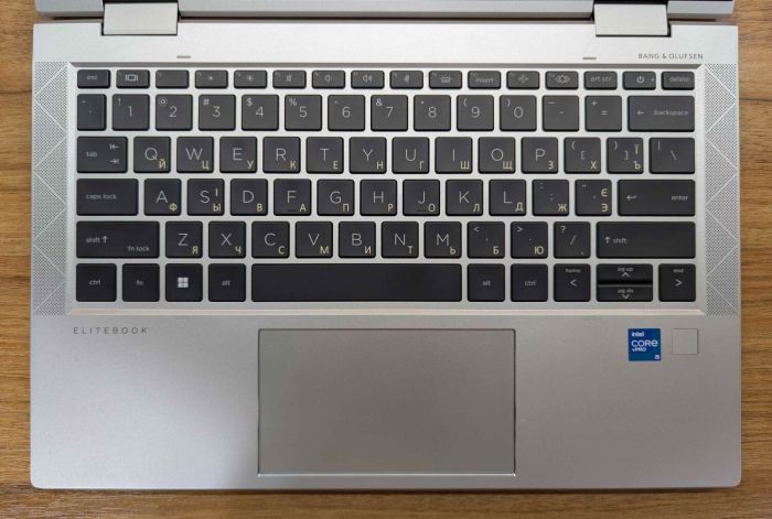 Ультрабук HP EliteBook x360 830 G8 / 13.3" (1920x1080) IPS Touch / Intel Core i5-1145G7 (4 (8) ядра по 2.6 - 4.4 GHz) / 16 GB DDR4 / 512 GB SSD / Intel Iris Xe Graphics / WebCam / TouchID / Windows 11 б/в - зображення 3