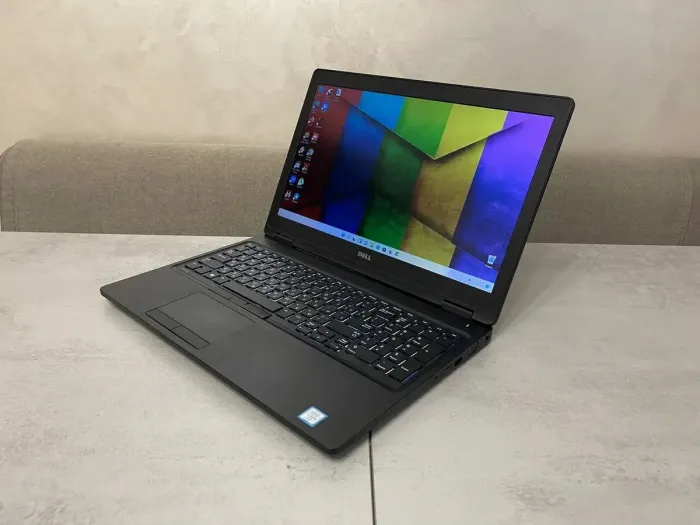 Ігровий ноутбук Dell Latitude 5580 / 15.6" IPS / Intel Core i5-6440HQ (4 ядра по 2.6-3.5 GHz) / 16GB DDR4 / 256GB SSD M.2 / GeForce 940MX, 2GB GDDR5, 64-bit / HDMI б/в - зображення 4