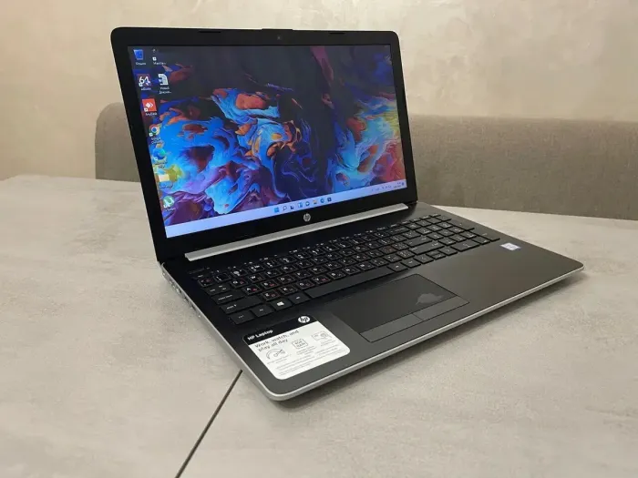 Ноутбук Б-класс HP Pavilion 15-da0073wm / 15.6" TN Touch / Intel Core i7-8550U (4(8) ядра по 1.8-4 GHz) / 8GB DDR4 / 256GB SSD M.2 / UHD Graphics 620 / WebCam / DVD-RW / HDMI б/в - зображення 3