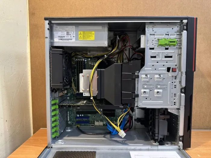 Робоча станція Fujitsu Celsius M740 Tower / Intel Xeon E5-1650 v4 (6 (12) ядер по 3,6 - 4,0 ГГц) / 64 ГБ DDR4 / 480 ГБ SSD / nVidia Quadro M4000, 8 ГБ GDDR5, 256-біт / 1000 Вт / DVD-RW / DisplayPort б/в - зображення 8