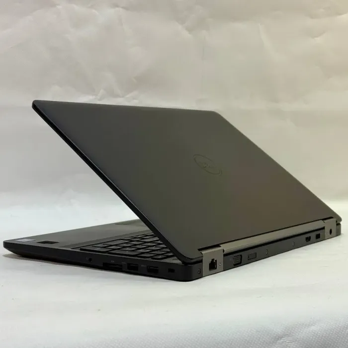 Ноутбук Б-клас Dell Latitude E5570 / 15.6" (1920x1080) IPS / Intel Core i5-6300U (2 (4) ядра по 2.4 GHz) / 8 GB DDR4 / 128 GB SSD / Intel HD Graphics 520 / WebCam / Windows 10 Pro б/в - зображення 9