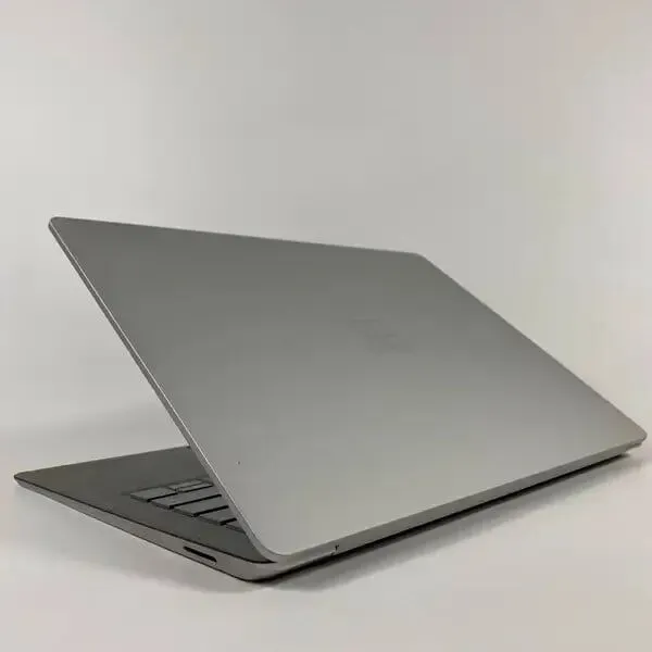 Ультрабук Б-клас Microsoft Surface Laptop 2 / 13.5" (2256x1504) IPS Touch / Intel Core i5-8250U (4 (8) ядра по 1.6 - 3.4 GHz) / 8 GB DDR3 / 256 GB SSD / Intel UHD Graphics 620 / WebCam б/в - зображення 6