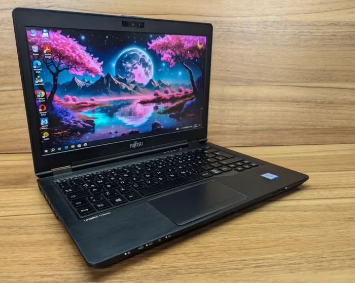 Нетбук Fujitsu U727 / 12.5" (1920x1080) IPS / Intel Core i5-6200U (2 (4) ядра по 2.3 - 2.8 GHz) / 8 GB DDR4 / 256 GB SSD / Intel HD Graphics 520 / WebCam / Windows 10 б/в - зображення 4