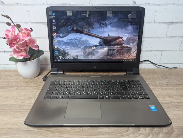 Ноутбук Б-клас Medion Akoya S621xT / 15.6" (1366x768) TN / Intel Core i3-4010U (2 (4) ядра по 1.7 GHz) / 8 GB DDR3 / 128 GB SSD / Intel HD Graphics 4400 / WebCam / Без АКБ б/в - зображення 2