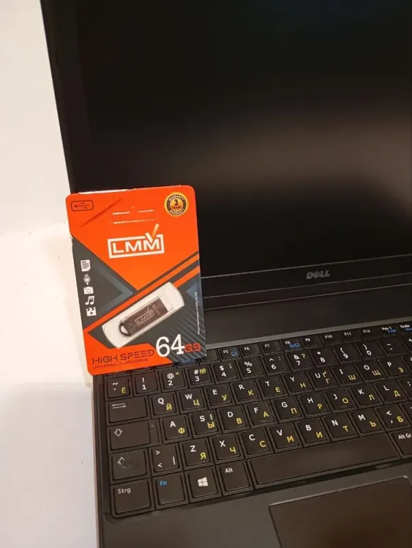 Ноутбук Б-клас Dell Latitude E5540 / 15.6" (1366x768) TN / Intel Core i5-4310U (2 (4) ядра по 2.0 - 3.0 GHz) / 8 GB DDR3 / 256 GB SSD / Intel HD Graphics 4400 / WebCam / DVD-RW б/в - зображення 9