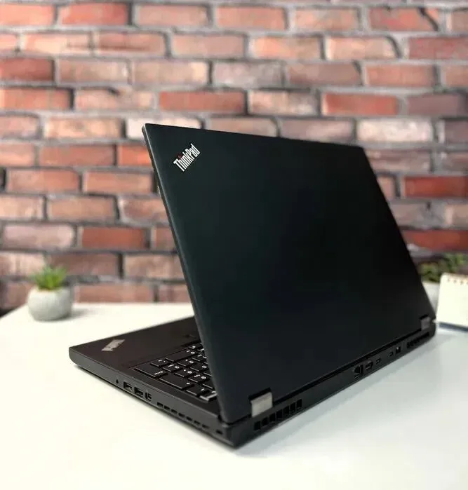 Мобільна робоча станція Lenovo ThinkPad P52 / 15.6" (1920x1080) IPS / Intel Core i7-8850H (6 (12) ядер по 2.6 - 4.3 GHz) / 16 GB DDR4 / 256 GB SSD / nVidia Quadro P2000, 4 GB GDDR5, 128-bit / WebCam б/в - зображення 6