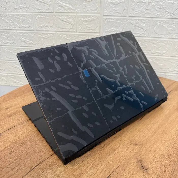 Ігровий ноутбук Sager NH77HK / 17.3" (1920x1080) IPS / Intel Core i7-11800H (8 (16) ядер по 2.3 - 4.6 GHz) / 16 GB DDR4 / 500 GB SSD / nVidia GeForce RTX 3050 Ti, 4 GB GDDR6, 128-bit / WebCam б/в - зображення 5