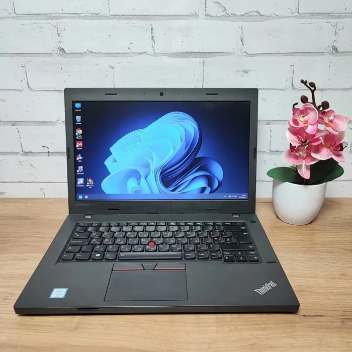 Ультрабук Б-клас Lenovo ThinkPad L460 / 14" (1366x768) TN / Intel Core i5-6200U (2 (4) ядра по 2.3 - 2.8 GHz) / 8 GB DDR4 / 128 GB SSD / Intel HD Graphics 520 / WebCam б/в - зображення 2