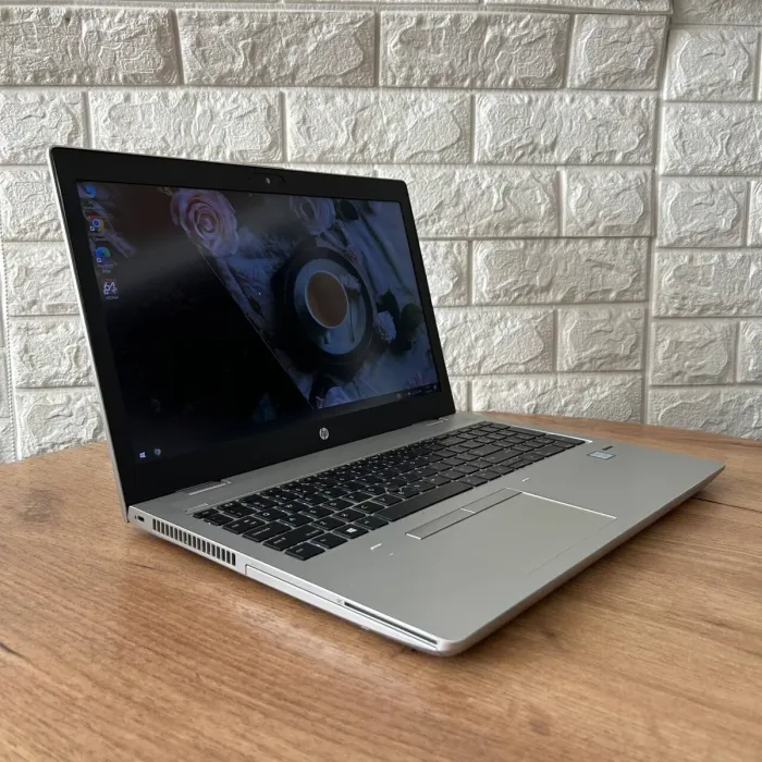 Ноутбук Б-клас HP ProBook 650 G4 / 15.6" (1920x1080) IPS / Intel Core i5-8250U (4 (8) ядра по 1.6 - 3.4 GHz) / 8 GB DDR4 / 256 GB SSD / Intel HD Graphics 620 / WebCam б/в - зображення 4