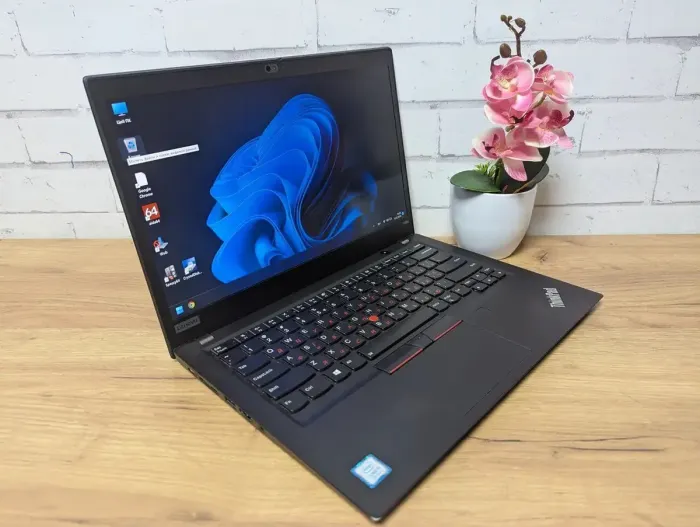 Ультрабук Lenovo ThinkPad T490s / 14" (1920x1080) TN Touch / Intel Core i5-8265U (4 (8) ядра по 1.6 - 3.9 GHz) / 8 GB DDR4 / 256 GB SSD / Intel UHD Graphics / WebCam б/в - зображення 5
