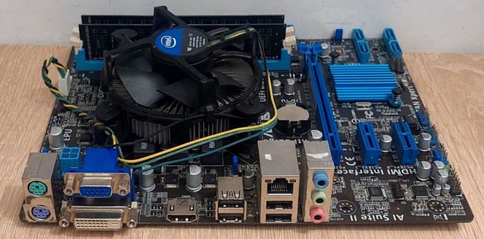 Комплект: Материнська плата Asus H61M-A / LGA1155 / Intel Core i5-3470 (4 ядра по 3.2 - 3.6 GHz) / 16 GB DDR3 / Intel HD Graphics 2500 б/в - зображення 2