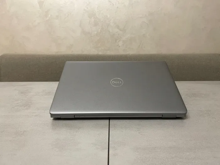 Ультрабук Dell Latitude 5550 / 15.6" (1920x1080) IPS / Intel Core Ultra 5 135H (14 (18) ядер по 1.7 - 4.6 GHz) / 16 GB DDR5 / 256 GB SSD M.2 / Intel Arc Graphics / WebCam б/в - зображення 8
