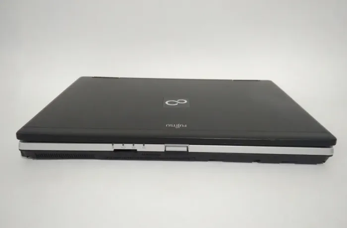 Ноутбук Fujitsu LifeBook E780 / 15.6" (1600x900) TN / Intel Core i5-520M (2 (4) ядра по 2.4 - 2.93 GHz) / 4 GB DDR3 / 320 GB HDD / Intel HD Graphics / WebCam / DVD-ROM б/в - зображення 6