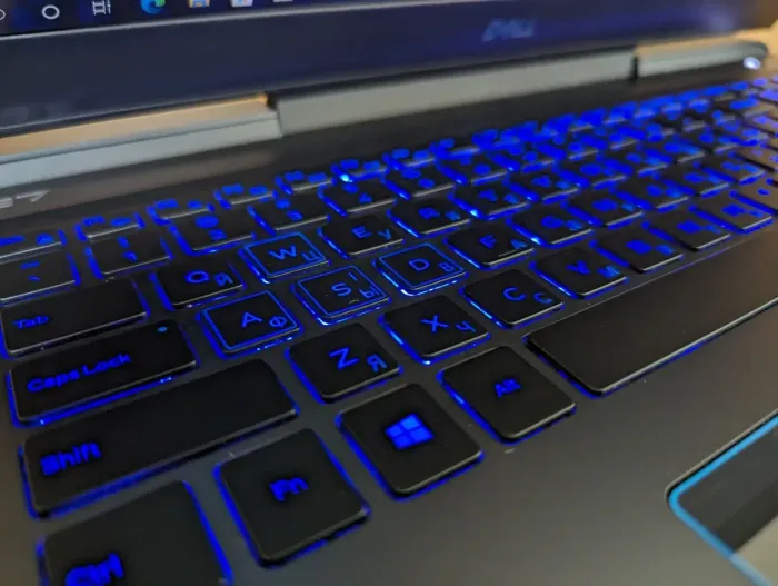 Ігровий ноутбук Dell G7 7588 / 15.6" (1920x1080) IPS / Intel Core i7-8750H (6 (12) ядер по 2.2 - 4.1 GHz) / 16 GB DDR4 / 256 GB SSD + 1000 GB HDD / nVidia GeForce GTX 1060, 6 GB GDDR5, 192-bit / WebCam / Windows 10 б/в - зображення 6