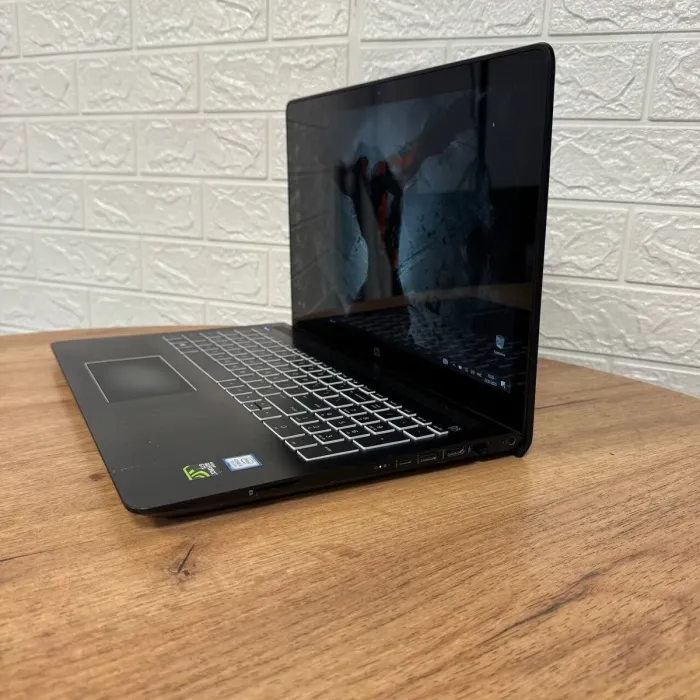 Ігровий ноутбук Б-клас HP Pavilion Power 15-cb010nr / 15.6" (1920x1080) IPS / Intel Core i5-7300HQ (4 ядра по 2.5 - 3.5 GHz) / 12 GB DDR4 / 256 GB SSD / nVidia GeForce GTX 1050, 4 GB GDDR5, 128-bit / WebCam б/в - зображення 5