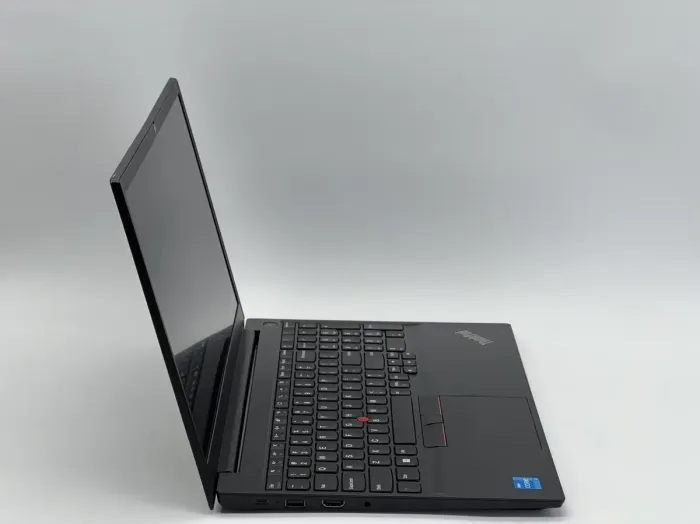 Ультрабук Lenovo ThinkPad E15 Gen 2 / 15.6" (1920x1080) TN / Intel Core i3-1115G4 (2 (4) ядра по 3.0 - 4.1 GHz) / 16 GB DDR4 / 240 GB SSD / Intel UHD Graphics / WebCam б/в - зображення 3