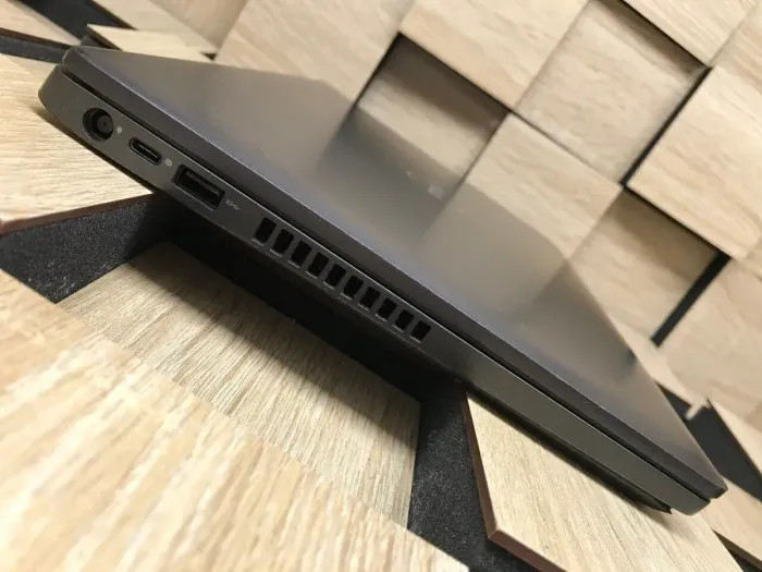 Ультрабук Б-клас Dell Latitude 5400 / 14" (1920x1080) IPS / Intel Core i5-8365U (4 (8) ядра по 1.6 - 4.1 GHz) / 16 GB DDR4 / 256 GB SSD M.2 / Intel UHD Graphics 620 / WebCam / HDMI б/в - зображення 6