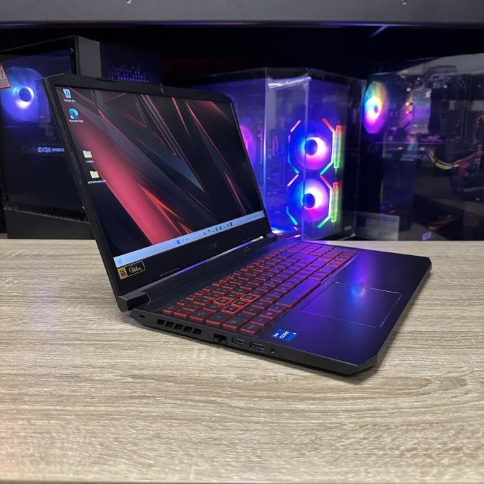 Ігровий ноутбук Acer Nitro 5 AN517-53 / 17.3" (1920x1080) IPS / Intel Core i5-11300H (4 (8) ядра по 2.6 - 4.4 GHz) / 16 GB DDR4 / 512 GB SSD M.2 / nVidia GeForce RTX 3050, 4 GB GDDR6, 128-bit / WebCam б/в - зображення 4