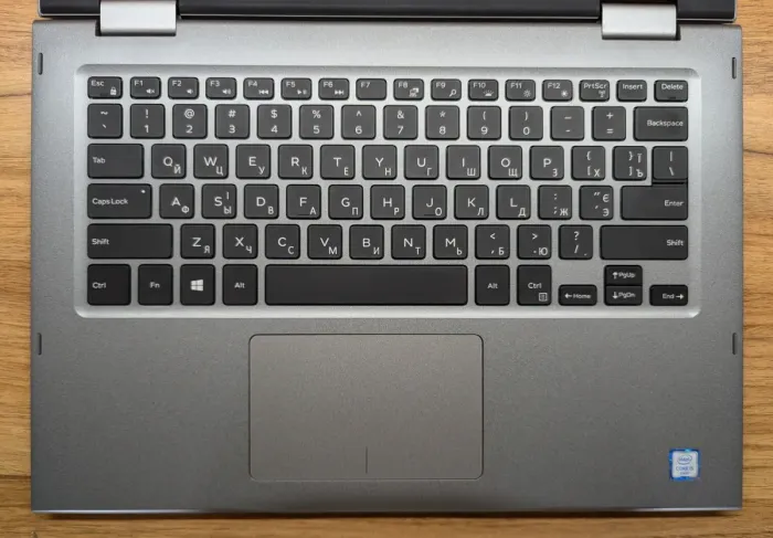 Ноутбук Б-клас Dell Inspiron 13-5368 / 13.3" (1920x1080) IPS / Intel Core i5-6200U (2 (4) ядра по 2.3 - 2.8 GHz) / 8 GB DDR4 / 240 GB SSD / Intel HD Graphics 520 / WebCam / Windows 10 б/в - зображення 3